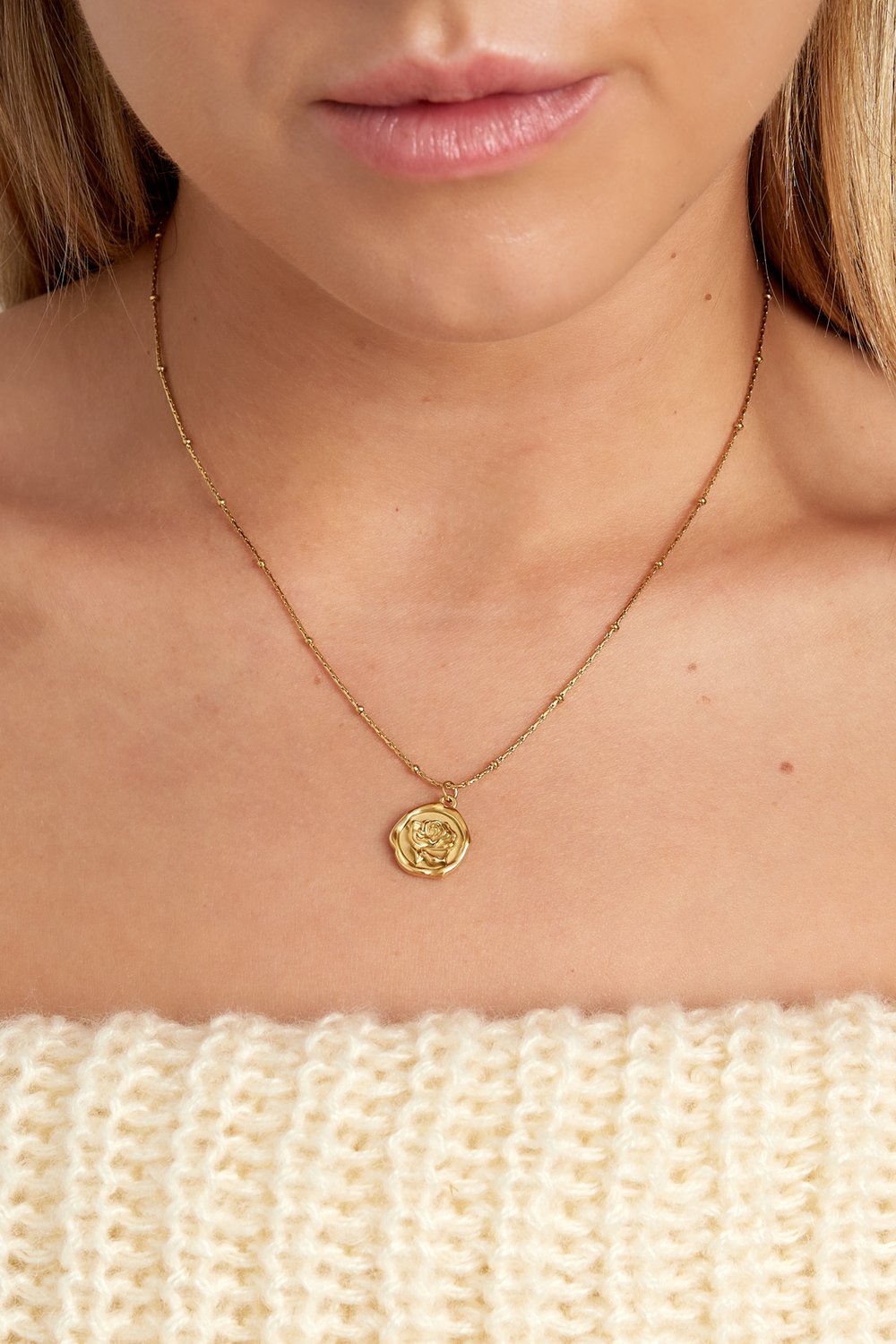 necklace rose charm h5Picture3